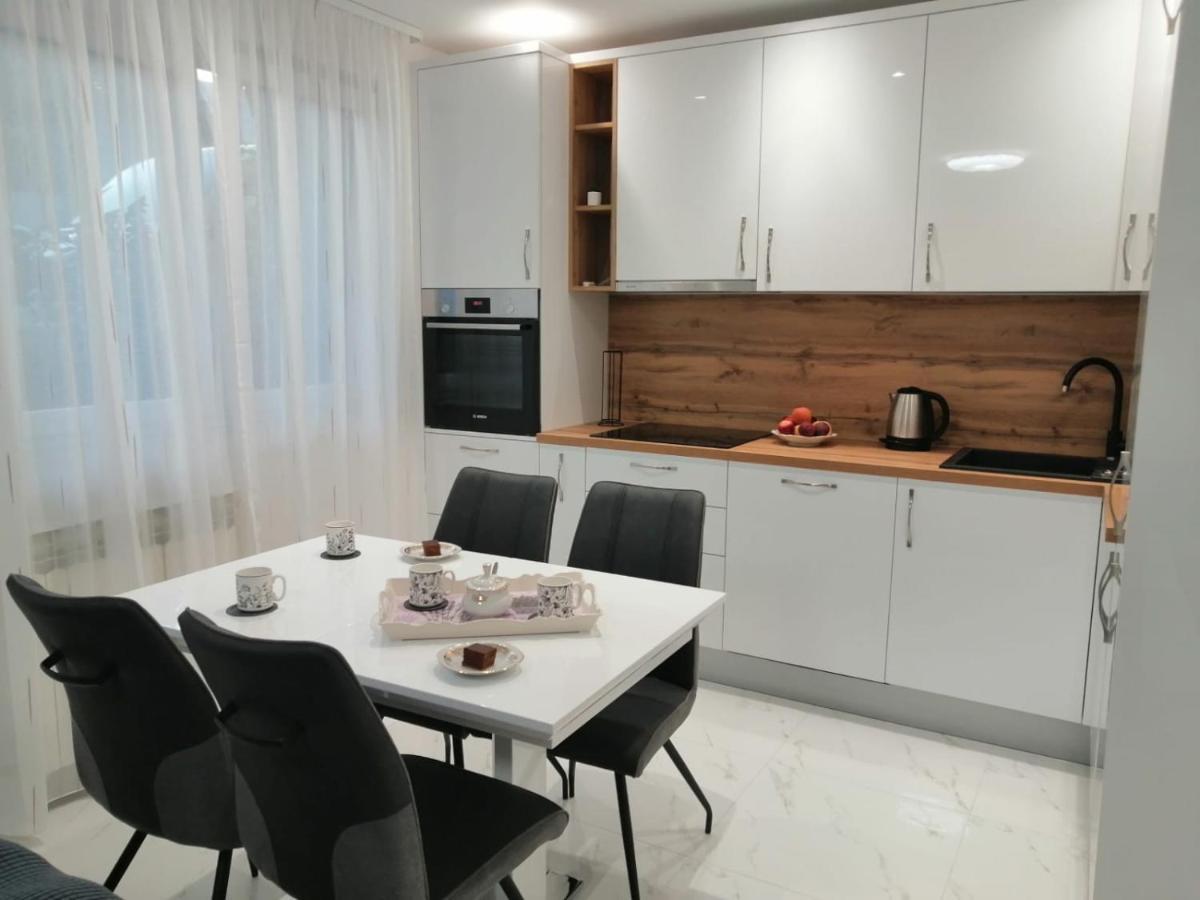 Apartmani Marivo Baska Voda Luaran gambar