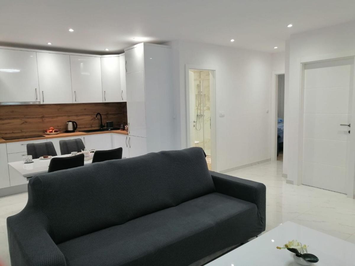 Apartmani Marivo Baska Voda Luaran gambar
