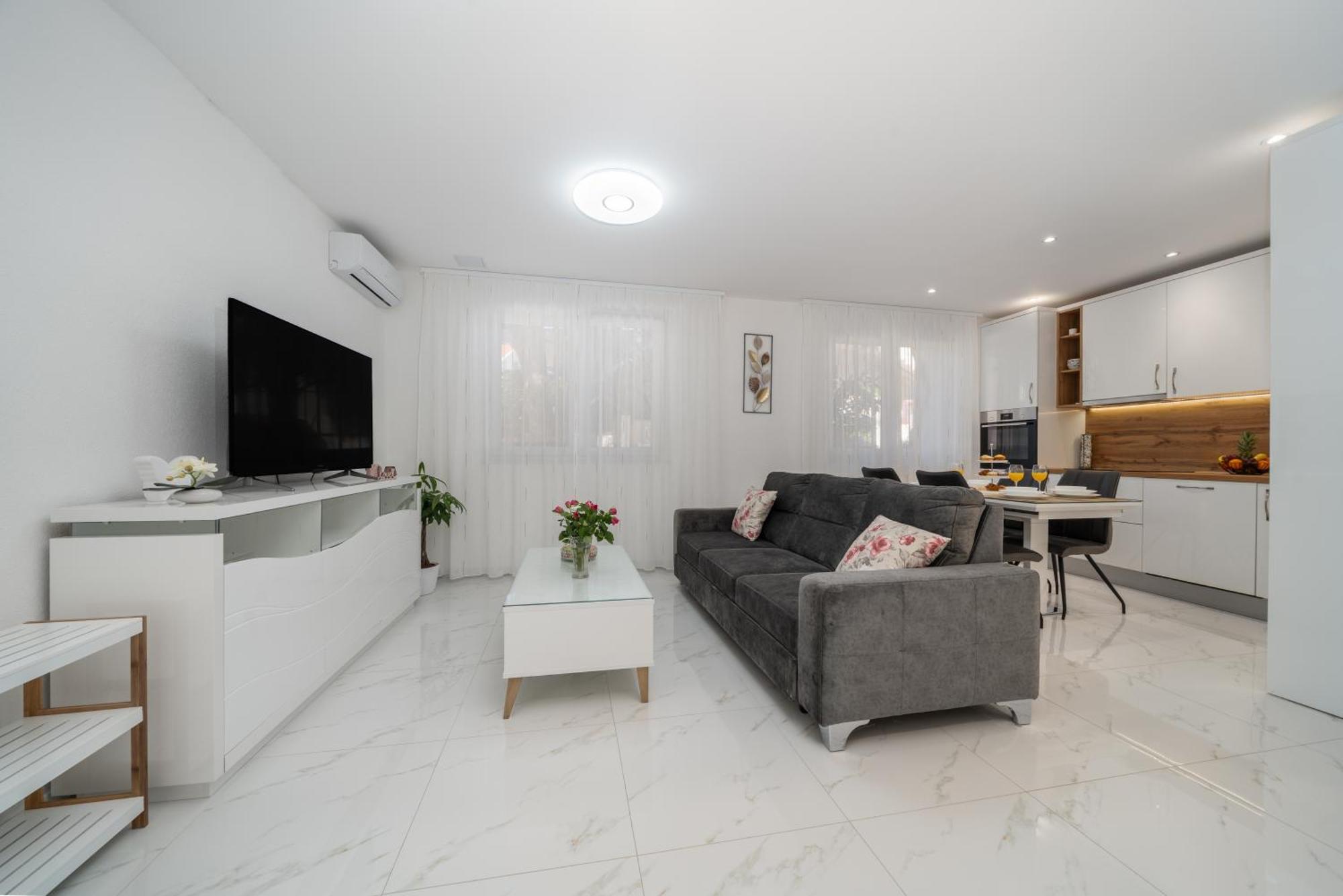 Apartmani Marivo Baska Voda Luaran gambar
